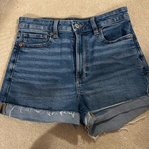 AE “mom short”, worn one time (washed and air dried)